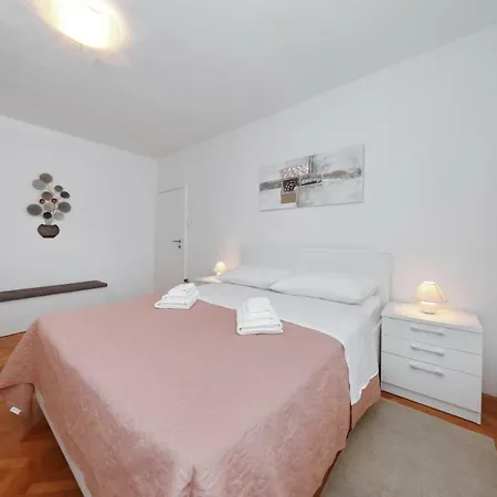 Apartment Adriana